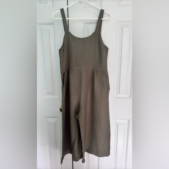 First Rite Linen Green Jumpsuit in a size medium - Picture 2 of 6